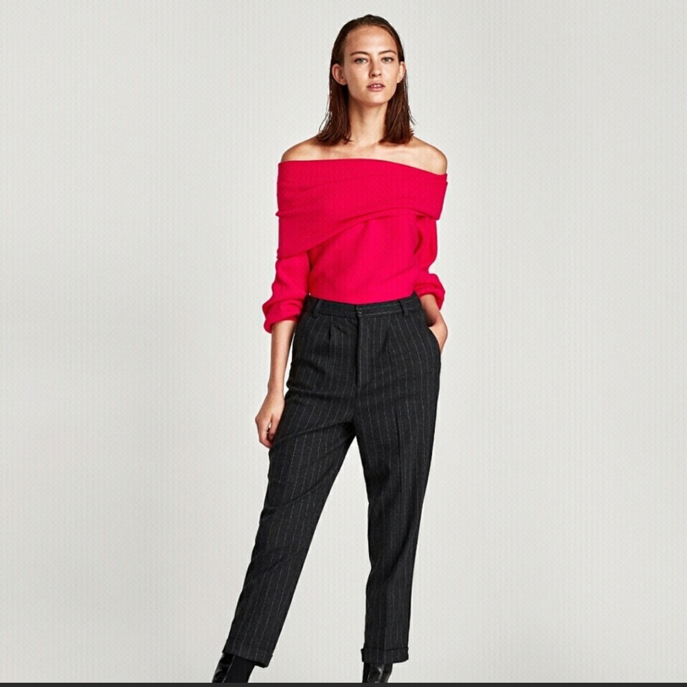 ‼️ 2/$15 Zara Fuchsia Off shoulder Sweater